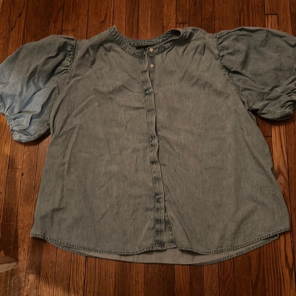 Women’s chambray denim puffy sleeve button up.